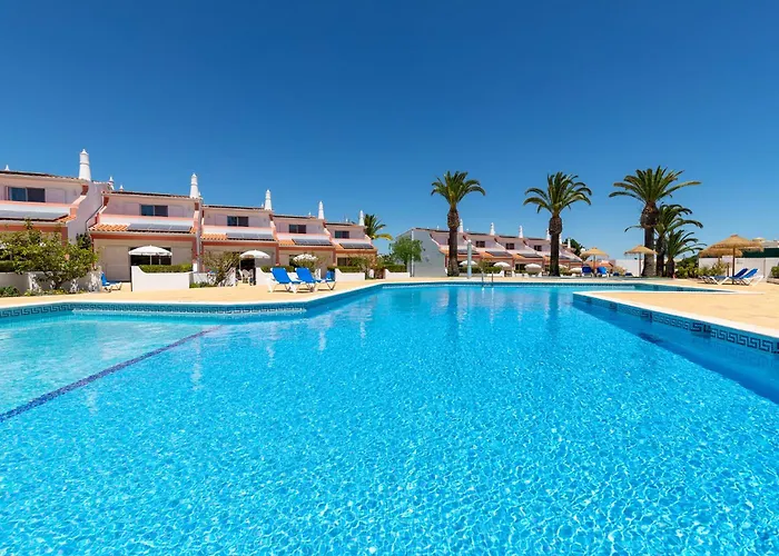 假日公园 Moradias Joinal 3*